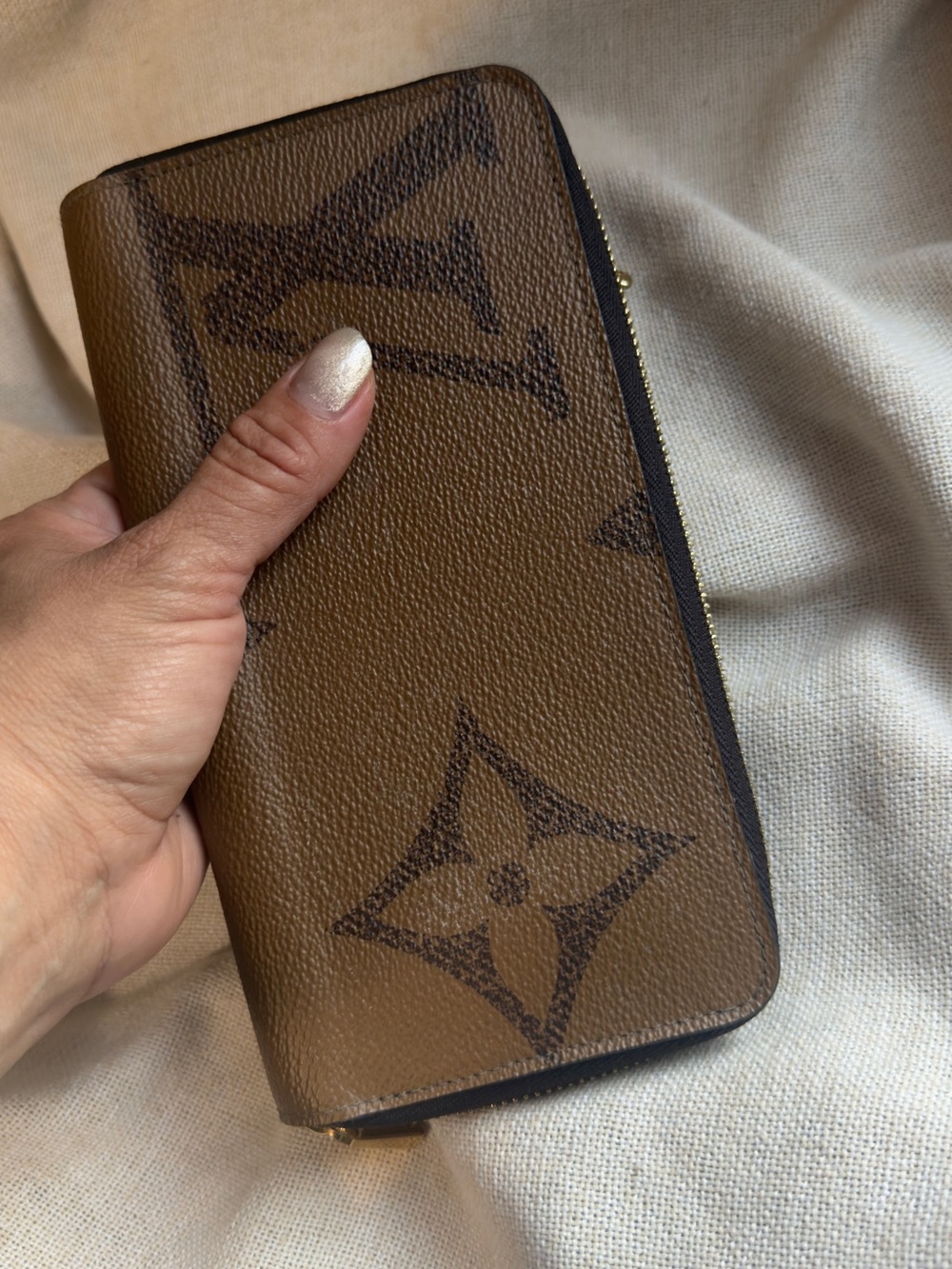 LV Wallet - Picture 4 of 10